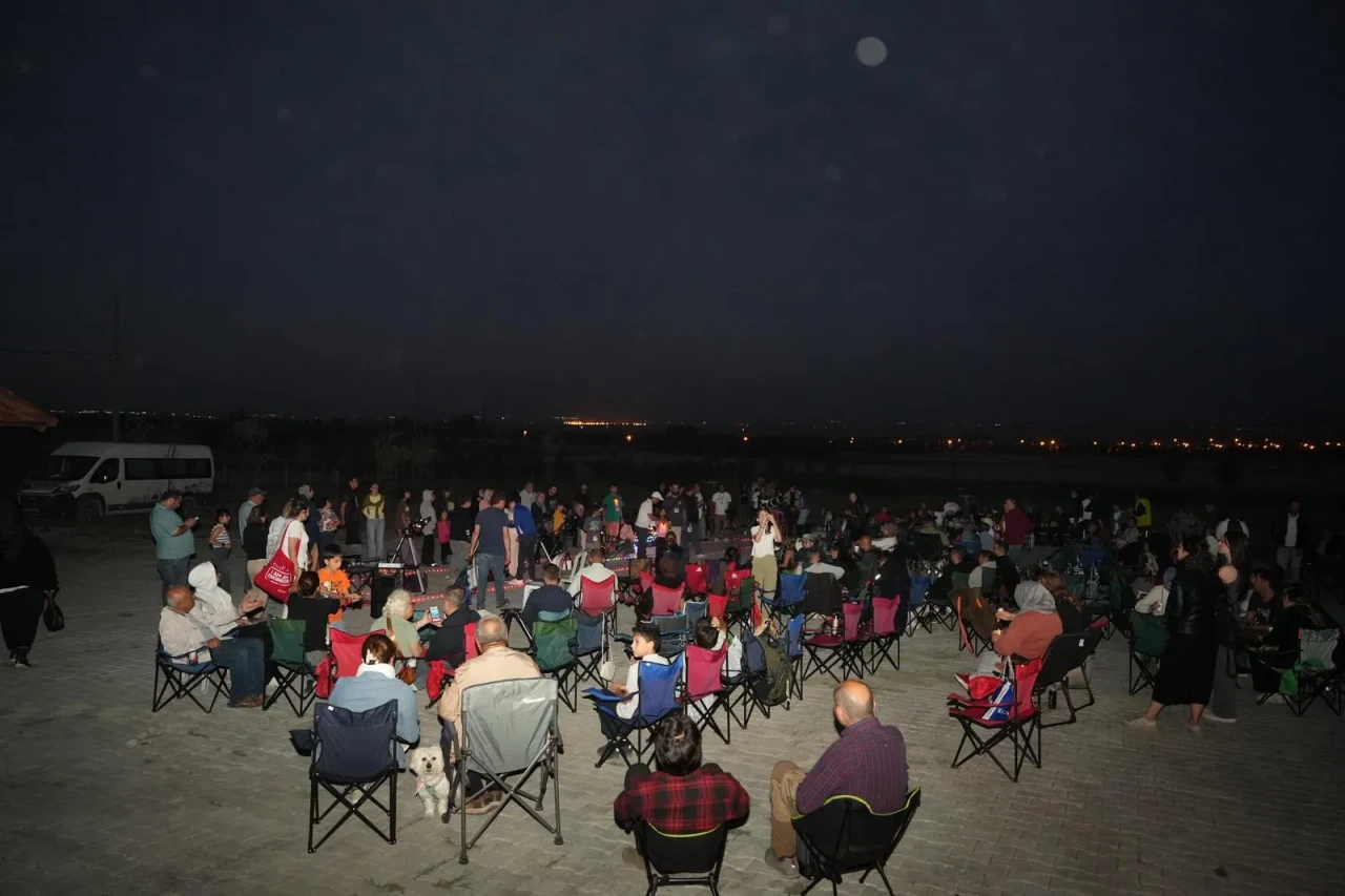 Eskişehirliler Gece Gözlem Etkinliğinde Yıldızlarla Buluştu