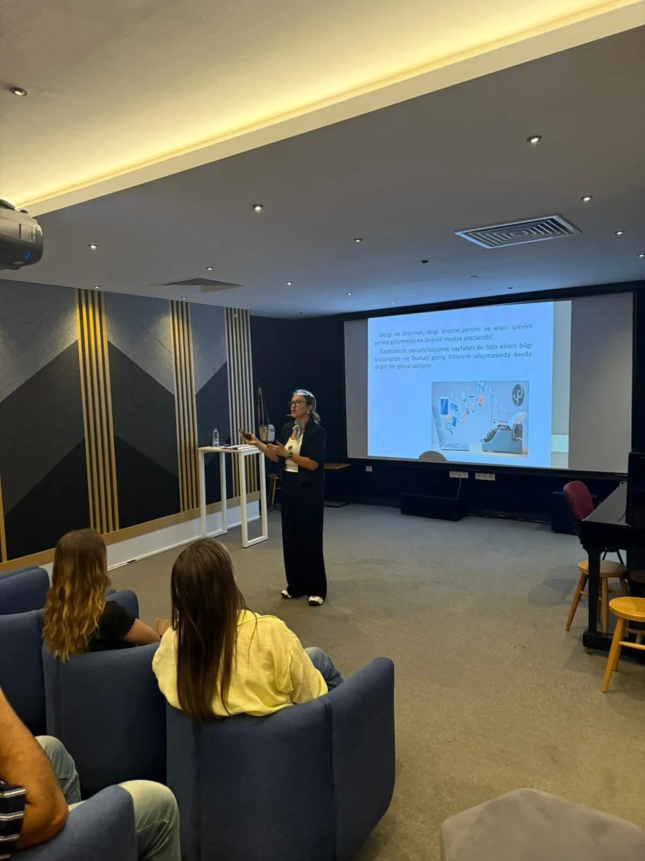 Eskişehir’de “2025 Aile Yılı” Kapsamında ‘Bilgilenirken Medya’ Eğitimi Düzenlendi