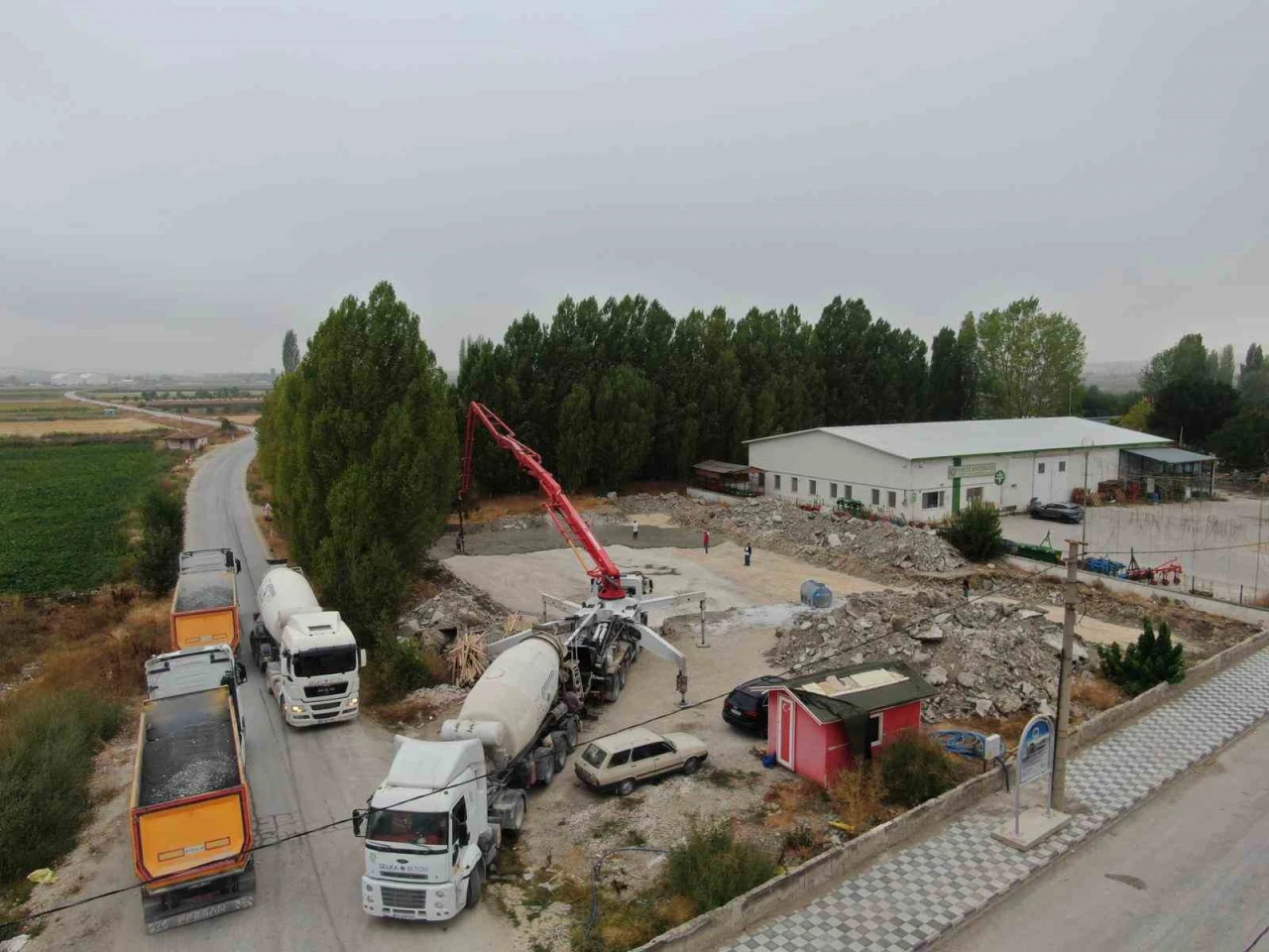İnönü Belediyesi Düğün Salonu Projesi İçin Beton Atıldı