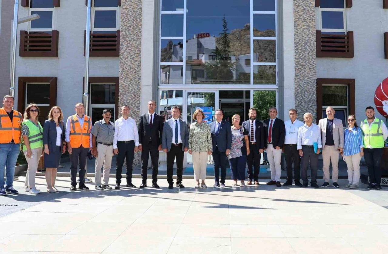 Sivrihisar ve Çifteler’de Kırsal Ulaşımda Büyük Hamle
