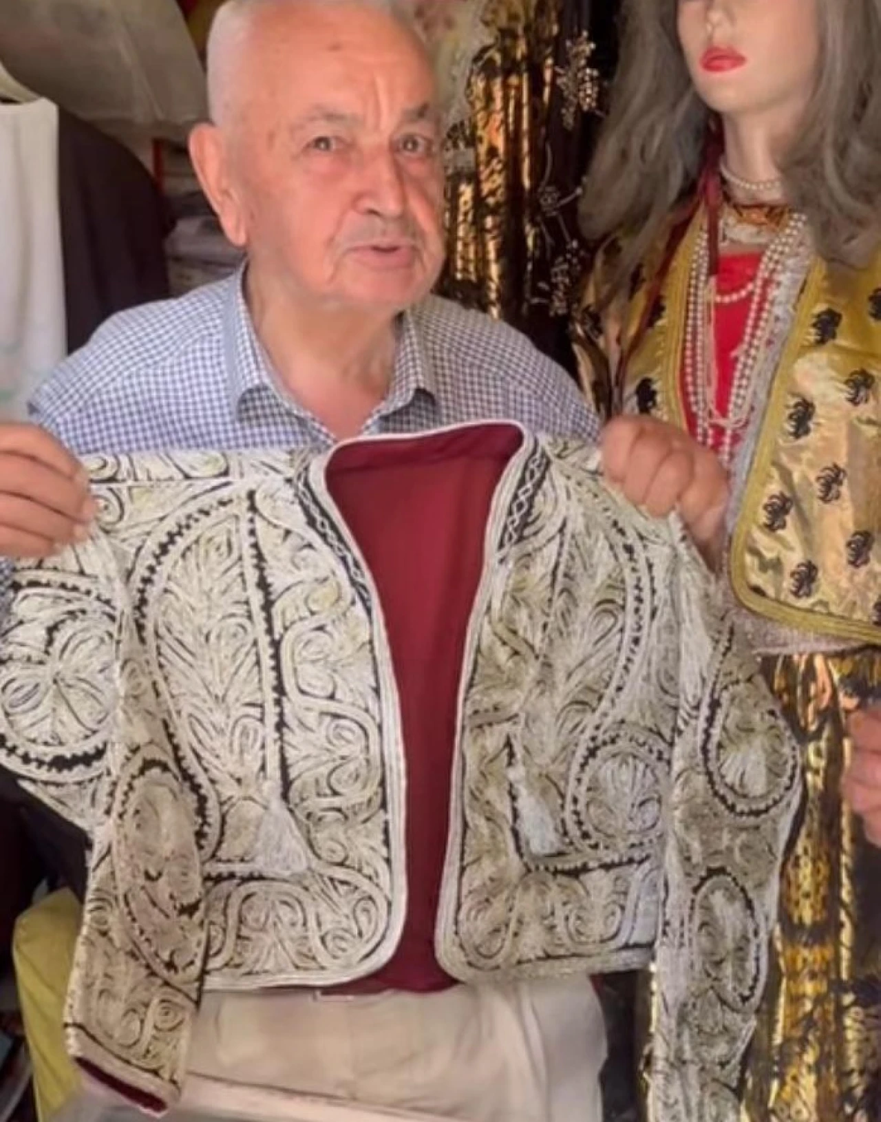 Sivrihisar'ın Coğrafi İşaret Tescilli Geleneksel Giysisi "Sarka"