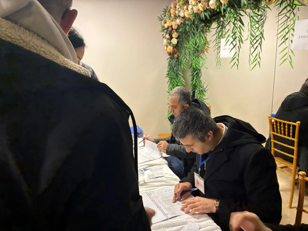 Servisçiler Odası’nda Başkanlık Yarışı Netleşti: İki Adayın Listesi Açıklandı