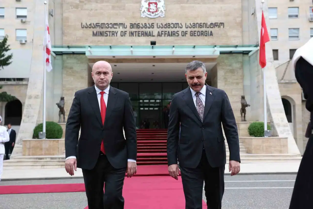 İçişleri Bakanı Çiftçi'den Tiflis'te anlamlı ziyaret: Organize suçla mücadelede yeni dönem