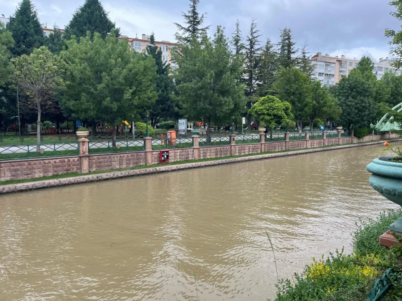 Porsuk Çayının Rengi Değişti