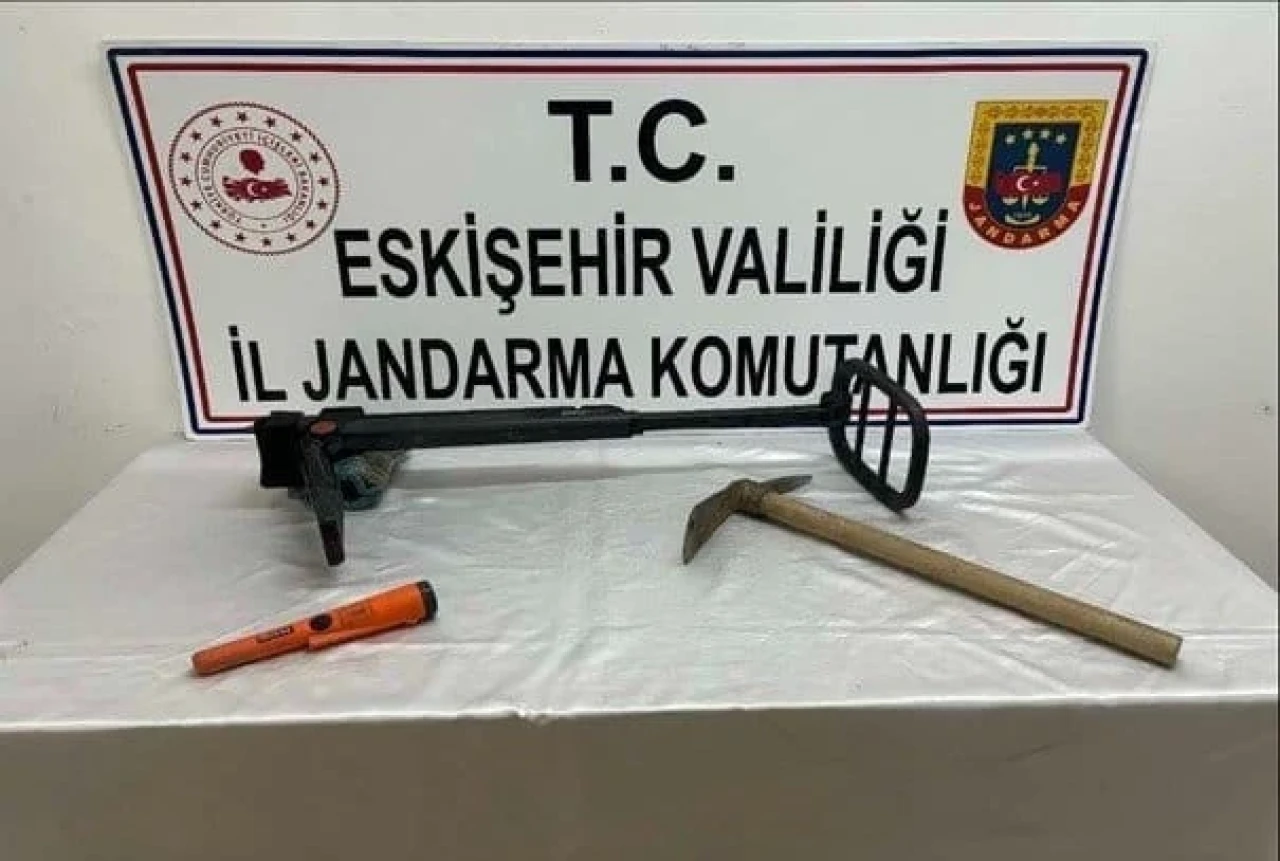 Kaçak kazıya Suçüstü 4 kişi yakalandı