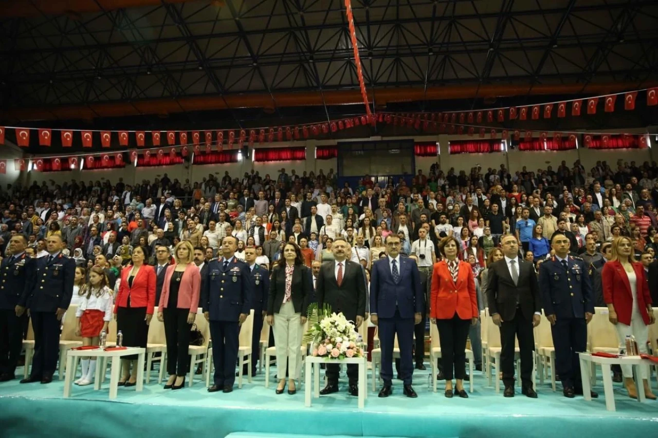 Ak Partili Dönmez&#8217;den 23 Nisan Mesajı