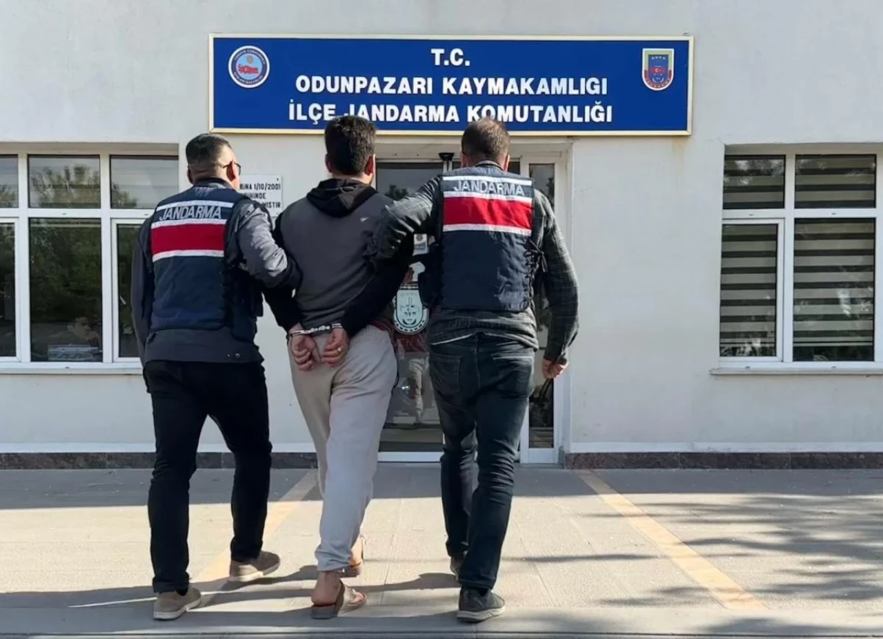 Eskişehir&#8217;de Firari DEAŞ Üyesi Yakalandı