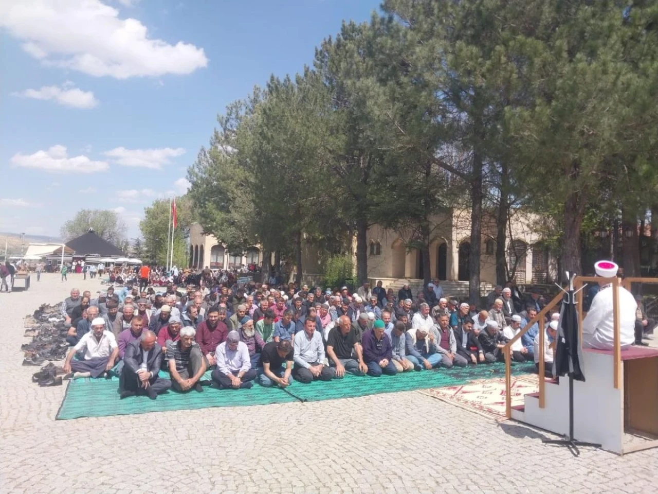 Çiftçiler Yağmur Duasına Çıktı