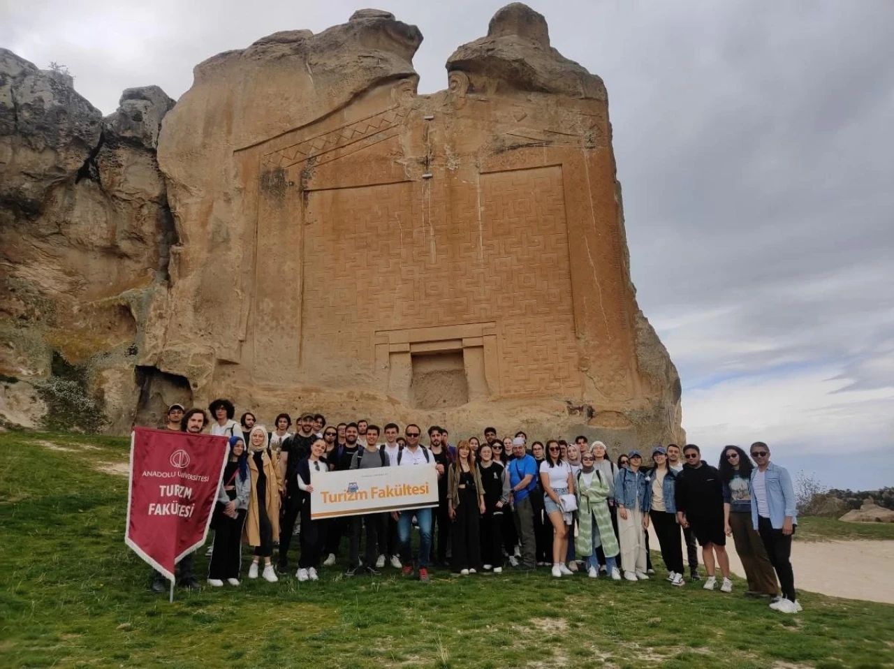 Öğrenciler Turizm Haftası&#8217;nı Yazılıkaya&#8217;da Kutladı