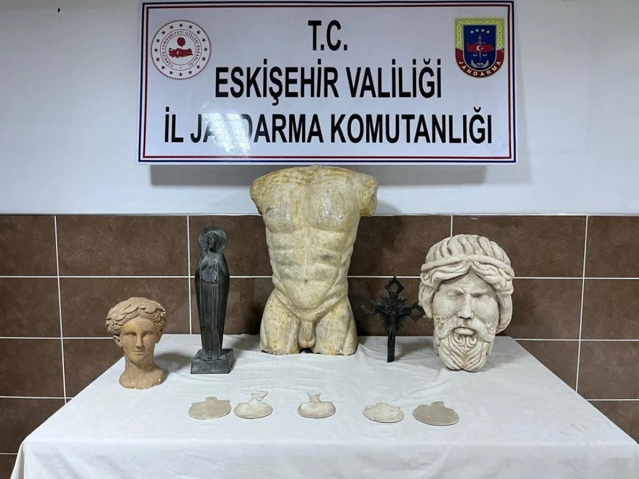 Eskişehir&#8217;de Tarihi Eser Kaçakçısı Yakalandı