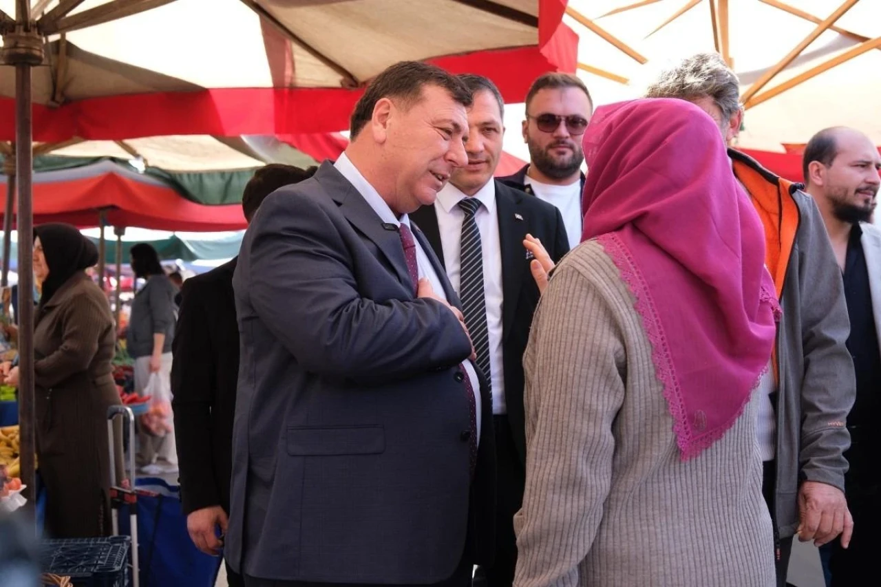 Özkan Alp’e Ihlamurkent Mahallesi’nde yoğun ilgi