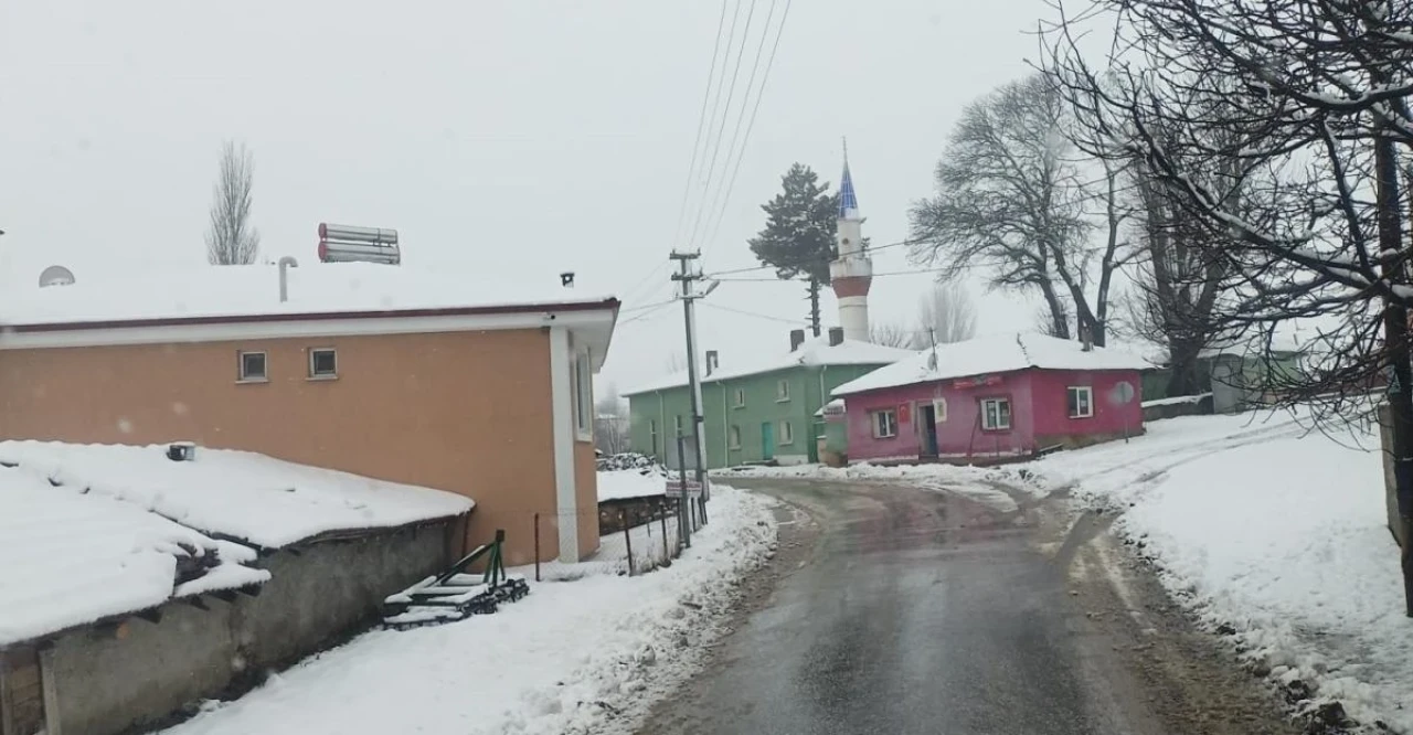 Eskişehir&#8217;de Yüksek Tepelerde Kar Yağışı Etkili Oldu