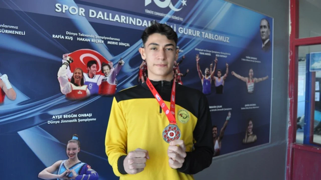 Eskişehirli Türkiye Kick Boks Şampiyonası 2.&#8217;sinin Hedefi Dünya Kupası