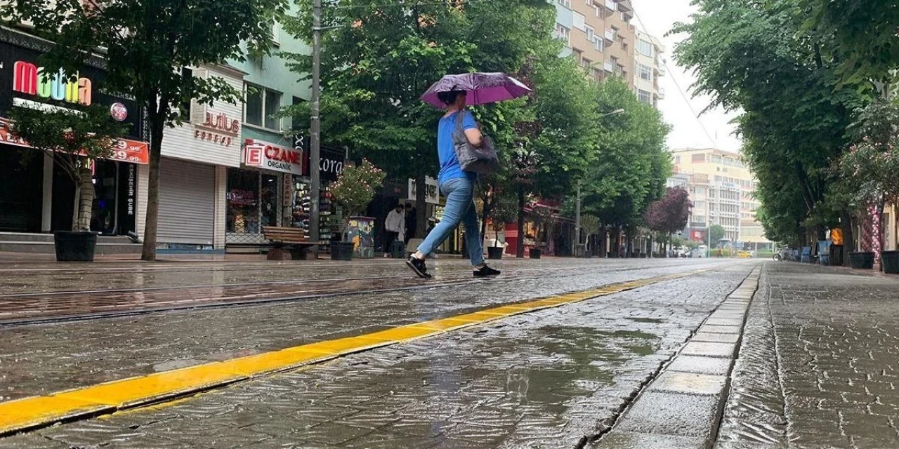 Eskişehir&#8217;e Sağanak Yağmur Uyarısı!