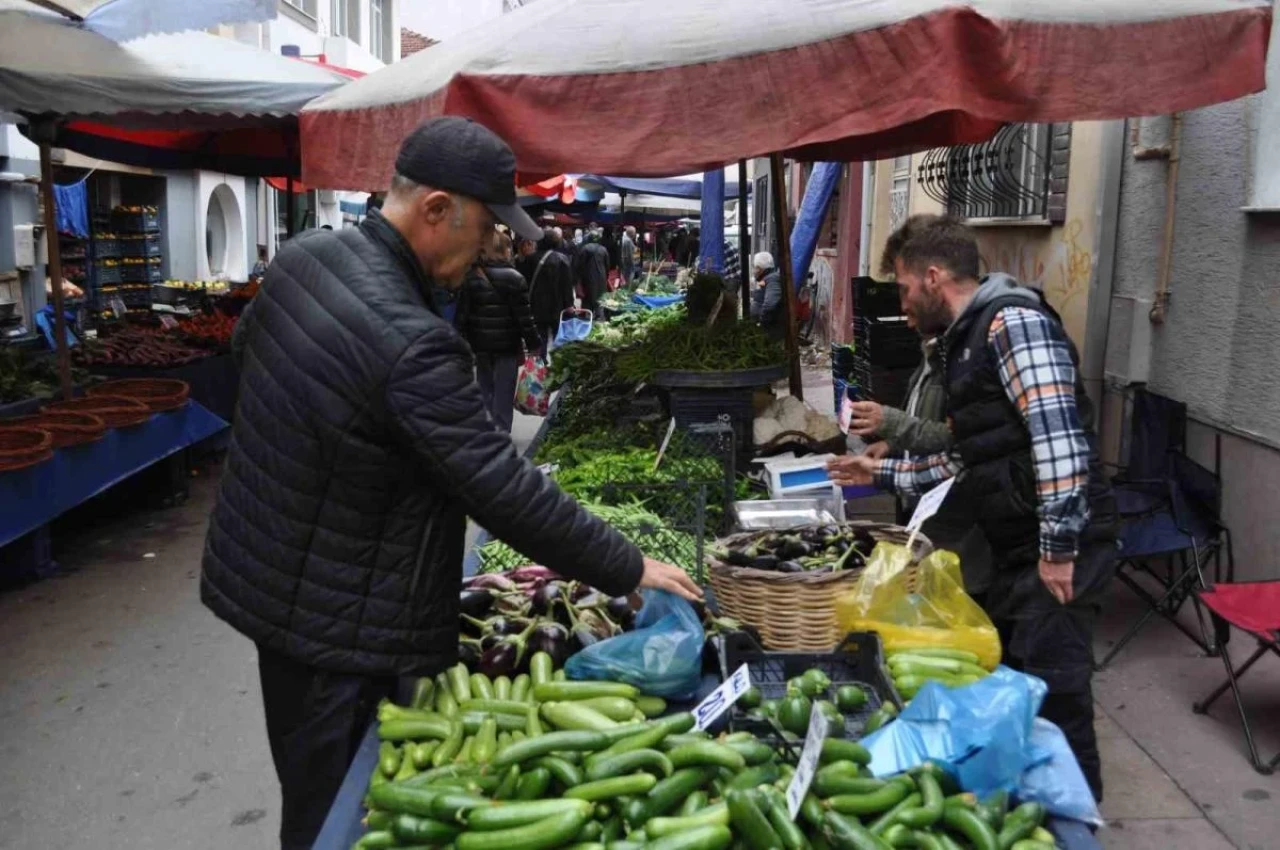 Turşuluk Malzeme Alırken Bunlara Di̇kkat Edi̇lmeli̇