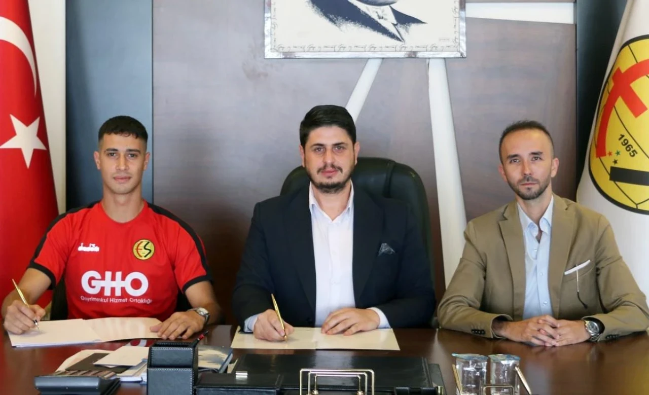 Eskişehirspor Galatasaray&#8217;dan Orta Saha Transferi Yaptı