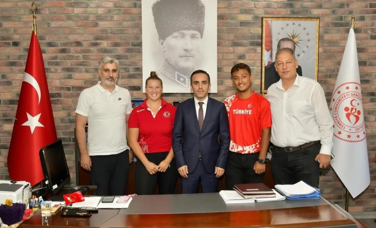 Müdür Ercan Eskişehir&#8217;deki Milli Sporcularla Görüştü