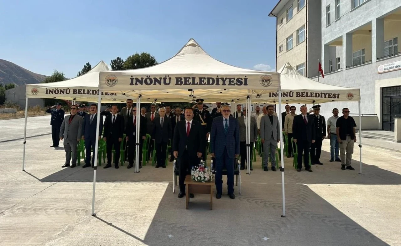 Büyük Zafer’in 101&#8217;inci Yılı Eskişehir İnönü’de Kutlandı