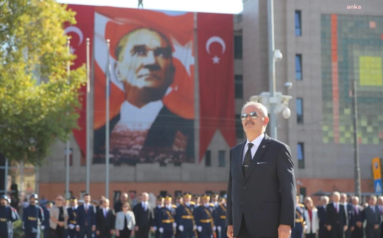 Eskişehir Büyükşehir Belediye Başkanı Büyükerşen&#8217;den Mesaj