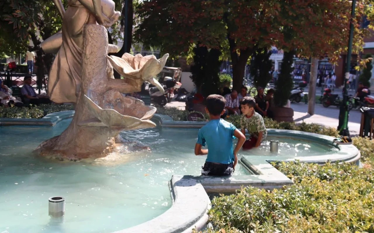 Eskişehir’de Sıcaktan Bunalan Çocukların Tehlikeli Oyunu