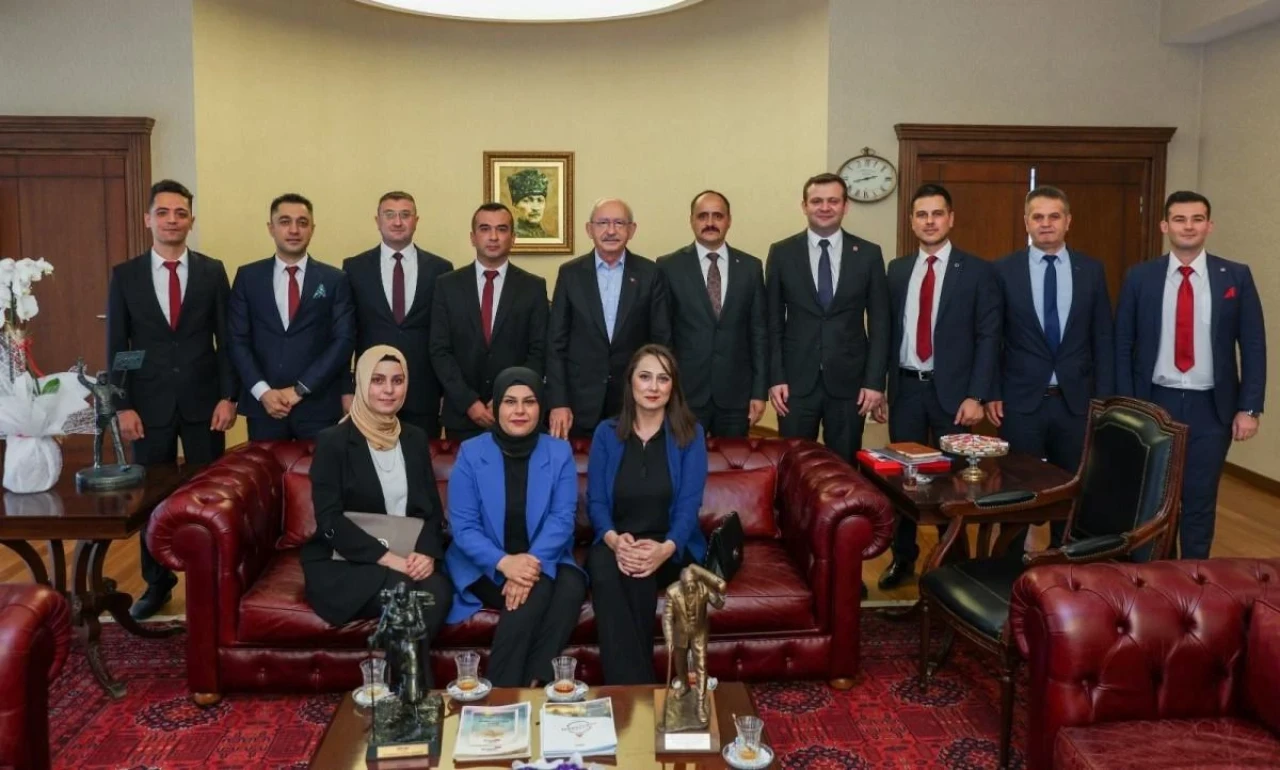 Atanamayan Uzmanlar Haklarını Arıyor!