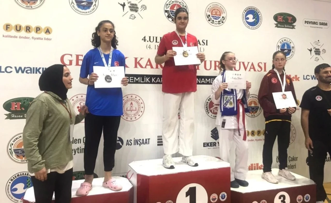 Eskişehirli Sporcular Turnuvada Dikkatleri Topladı