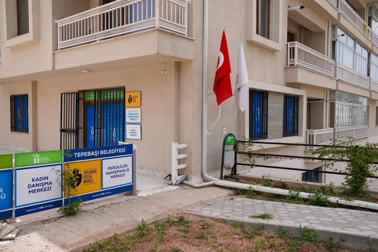 Eskişehir&#8217;de Kadınlar Haklarını Öğreniyor