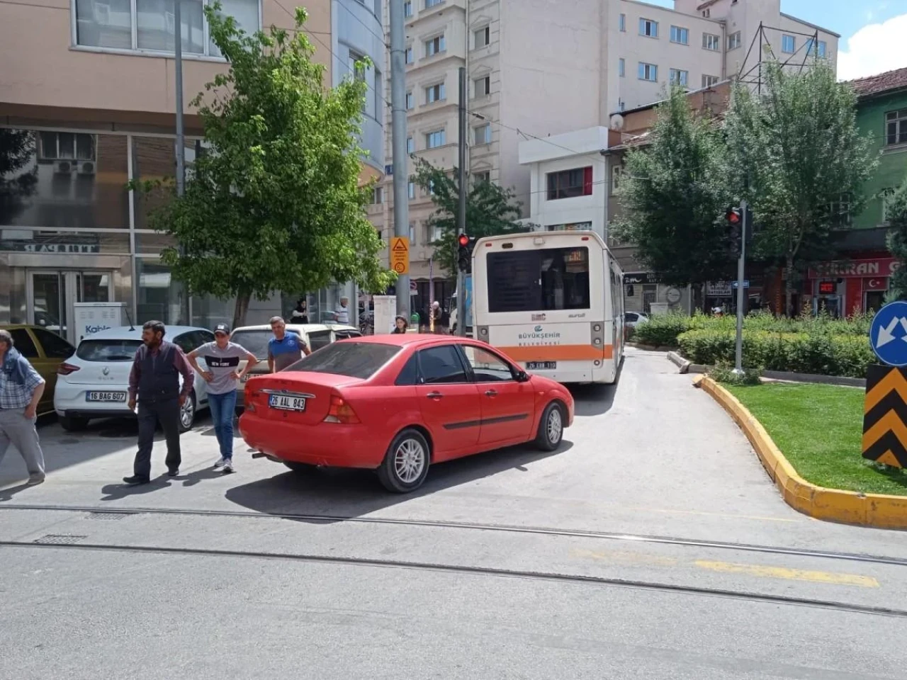 Eskişehir&#8217;de Trafik Sıkışıklığına Trafik Dubalı Öneri
