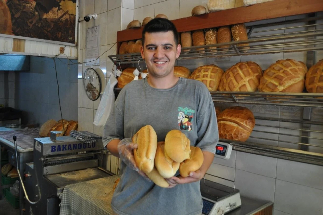 Eskişehir&#8217;de Poşetle Gelene Ekmek 5 Lira