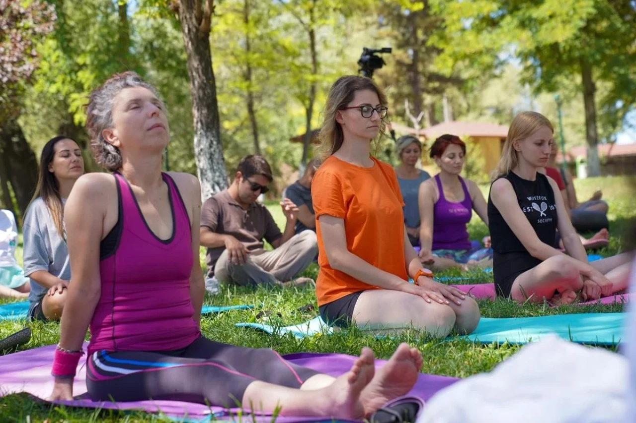 Eskişehir&#8217;de Yoga ve Sağlıklı Beslenme Kampı Düzenlendi