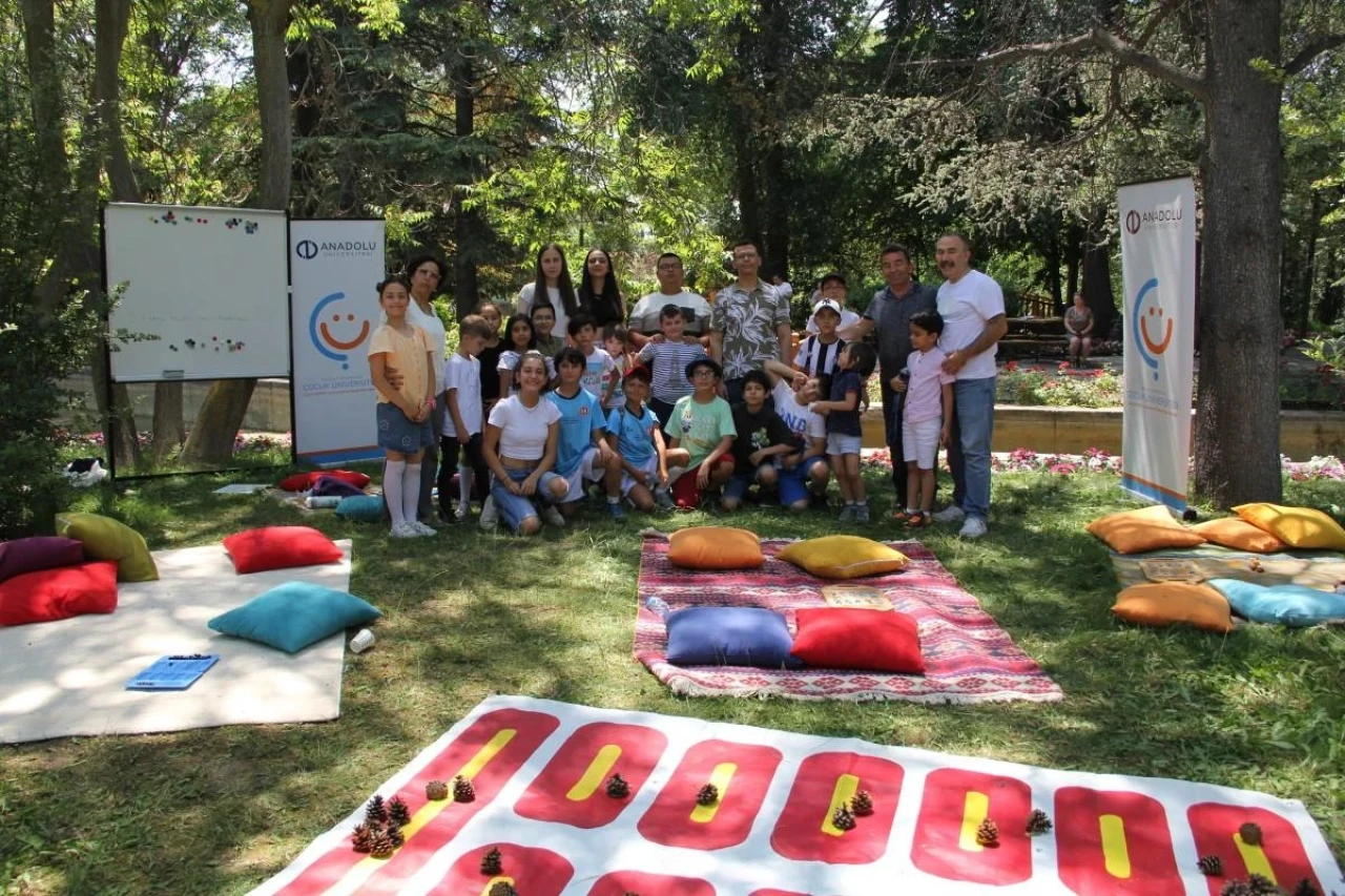 Eskişehir&#8217;de Geleneksel Türk Oyunları Öğreniyorlar