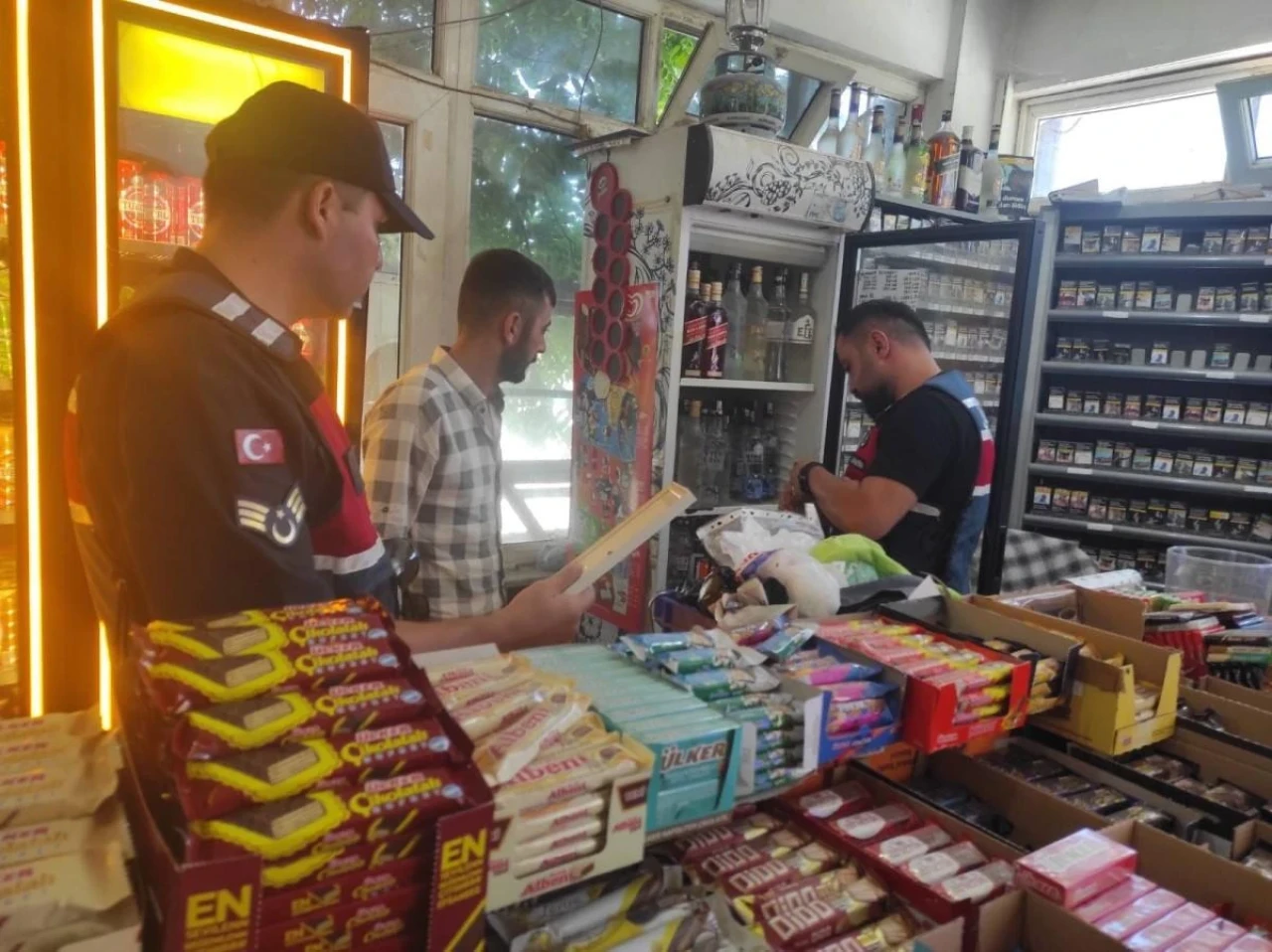 Eskişehir’de Jandarma Ekiplerince 97 İş Yeri Kontrol Edildi