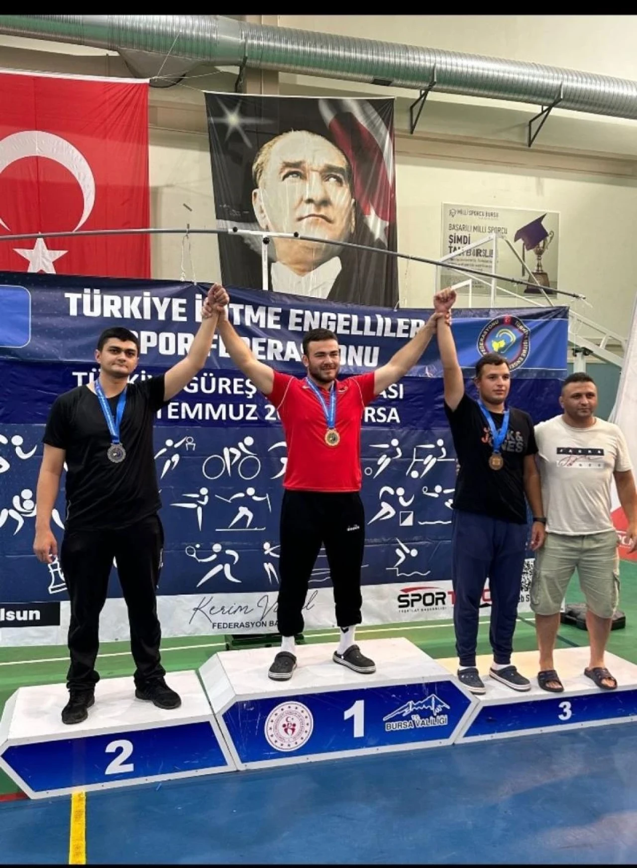 Eskişehirli İşitme Engelli Güreşçilerden 2 Madalya