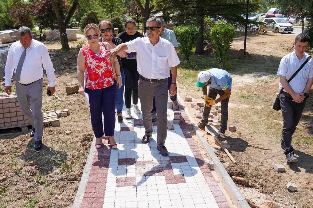 Başkan Ataç Eskişehir&#8217;de Parkları İnceliyor