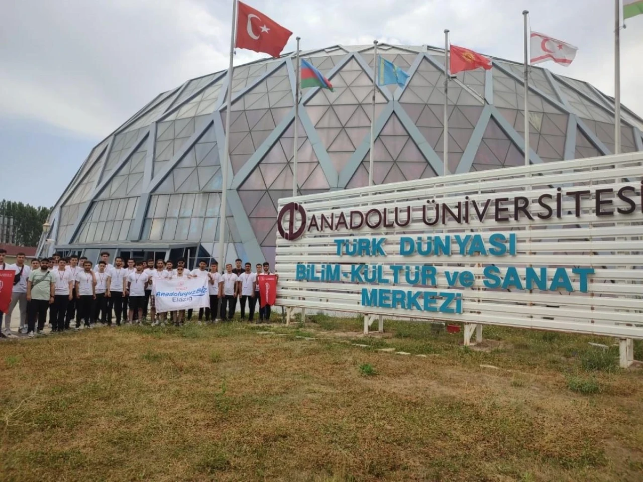 “AnadoluyuzBiz” Projesi ile Elazığ&#8217;dan Eskişehir’e Gezi