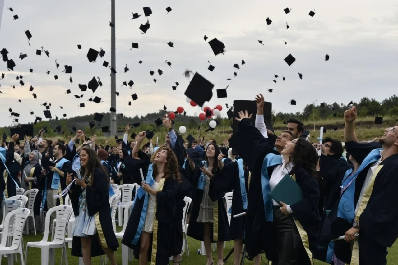 Eskişehir Osmangazi Üniversitesi&#8217;nde Mezuniyet Coşkusu!