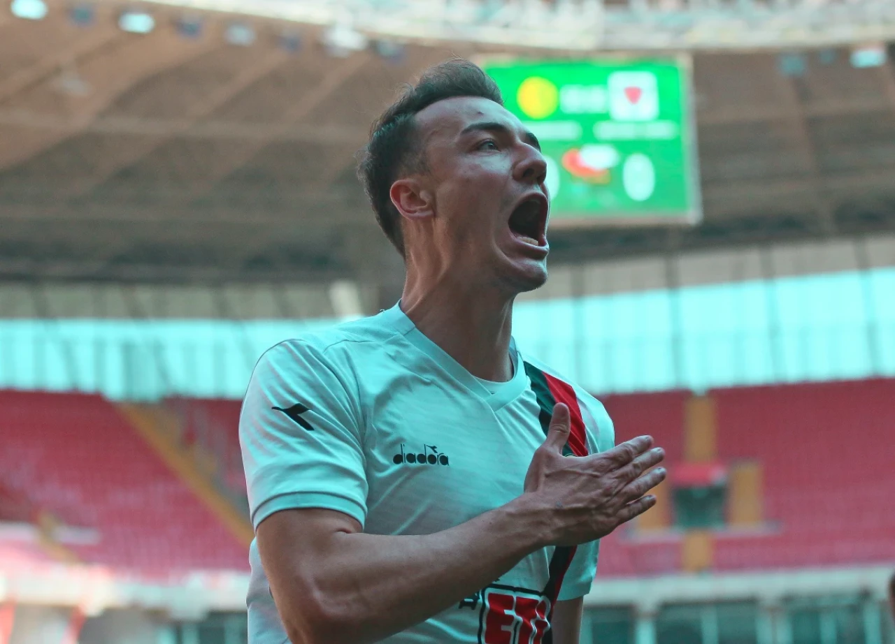 Onur Arı Eskişehirspor&#8217;dan Ayrıldığını Açıkladı