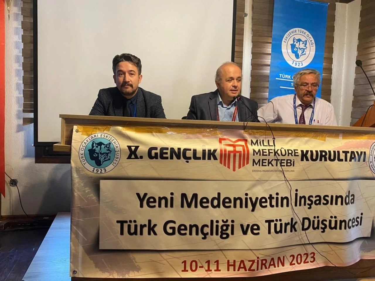 Eskişehir&#8217;de 10. Gençlik Kurultayı Toplantıları Tamamlandı