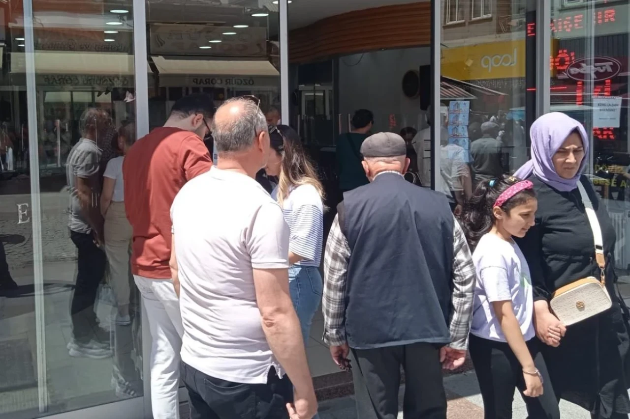 Dövizdeki Yükseliş Eskişehir&#8217;de Döviz Bürolarına Yansıdı