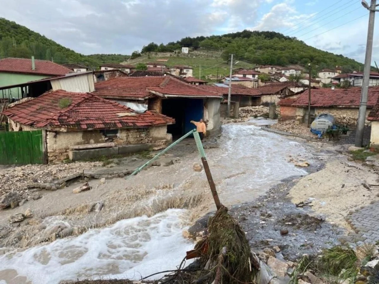 Eskişehir&#8217;de Başkan Tepe Seyitgazi&#8217;deki Sel Hakkında Konuştu