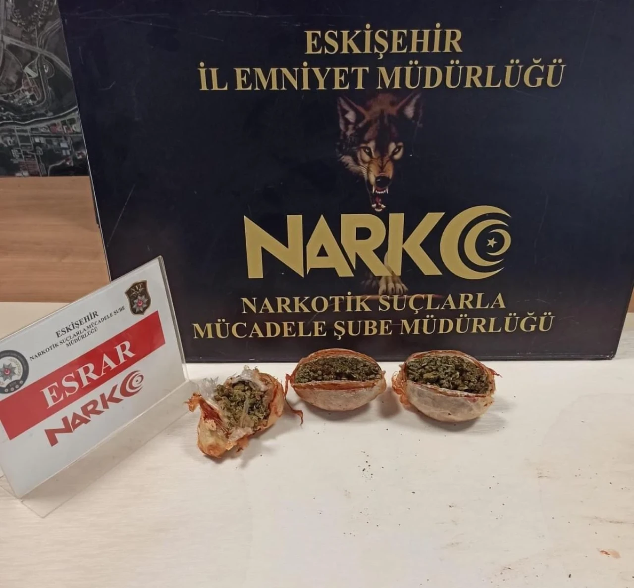 Eskişehir&#8217;de Salça Bidonuna Saklanan 412 Gram Esrar