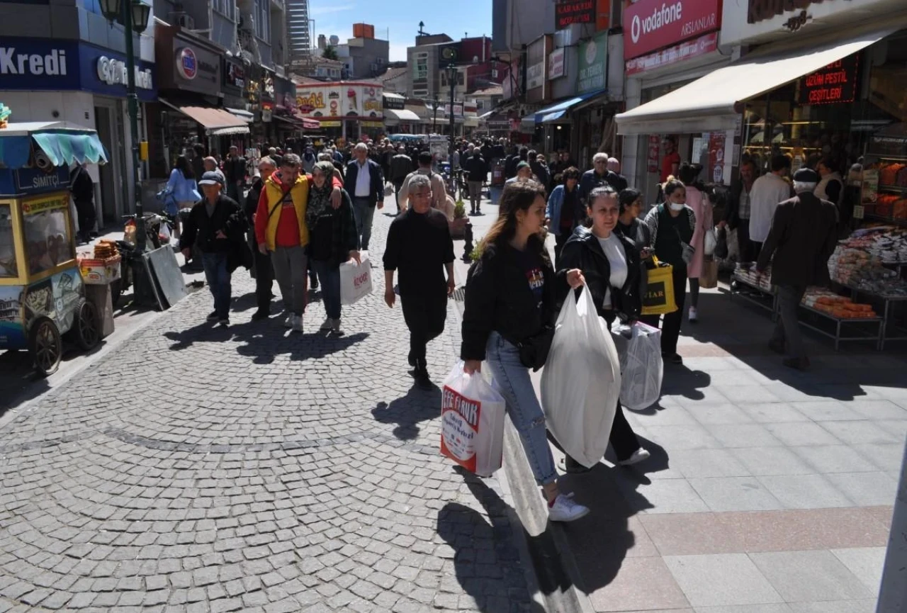 Seçimde Oy Kullanacak Gençlere Eskişehir&#8217;den Tavsiyeler