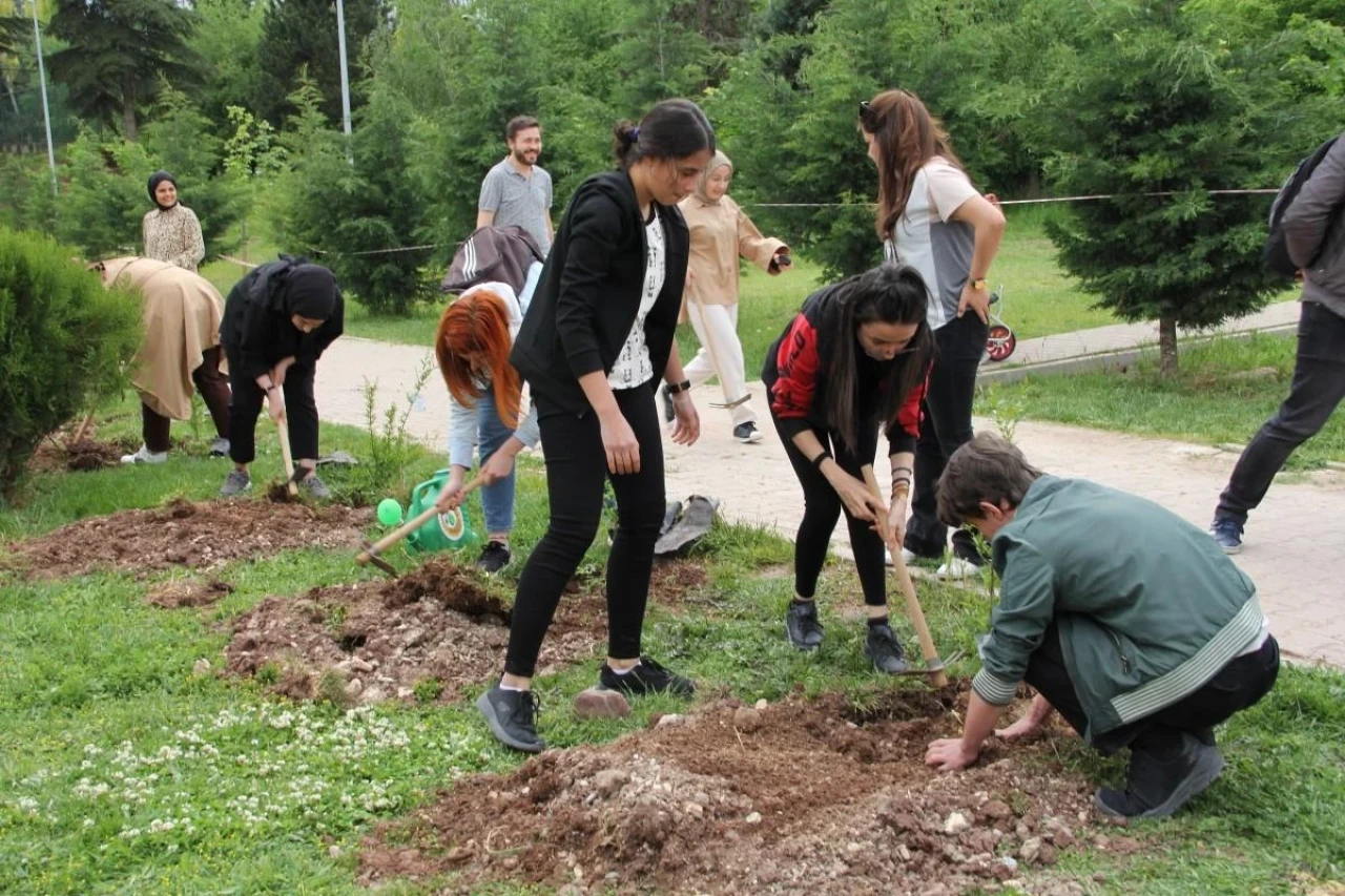 Eskişehir&#8217;de Gençlik Haftası Etkinlikleri Düzenlendi