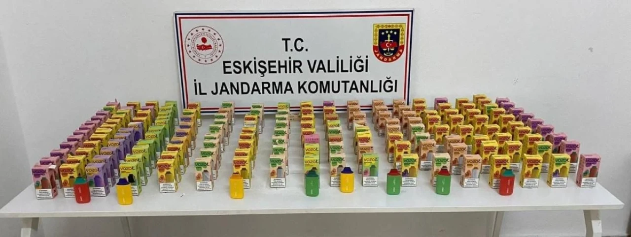 Eskişehir&#8217;de Bir Araçtan 168 Kaçak Elektronik Sigara Bulundu