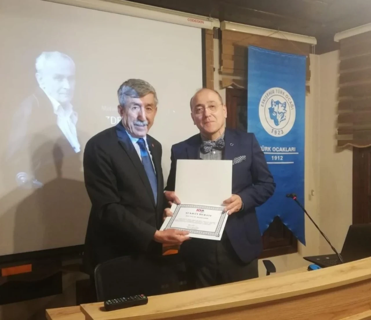 Çakır, Eskişehir Türk Ocağı&#8217;nca Düzenlenen Sohbete Katıldı