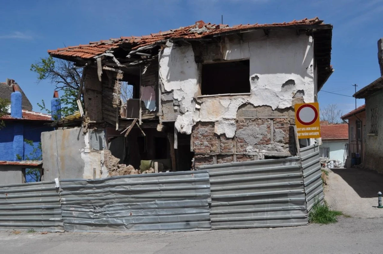 Eskişehir&#8217;deki Odunpazarı Evleri Bölgesi Tehlike Saçıyor