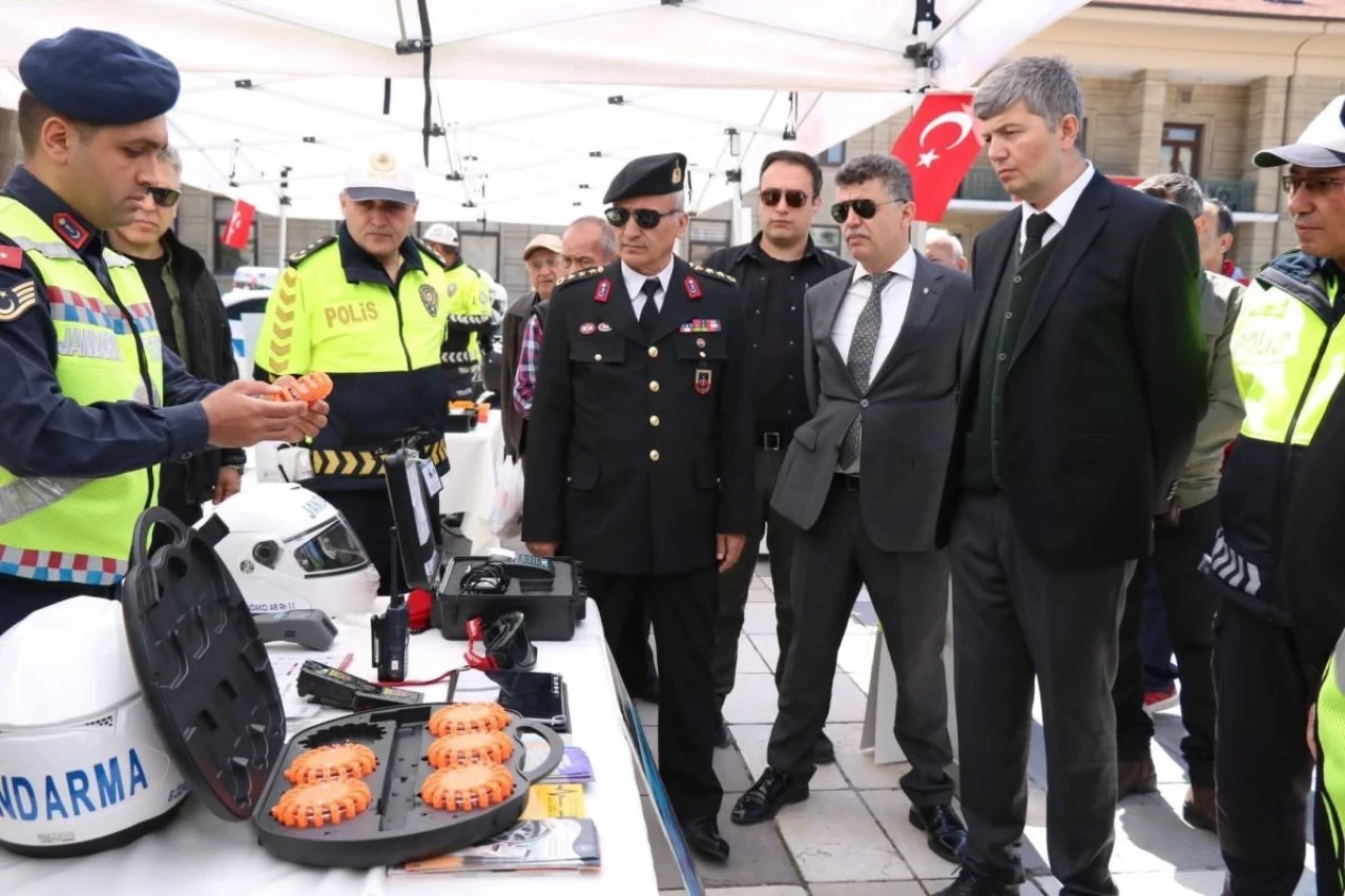 Eskişehir&#8217;de Trafik Haftası için Stant Kuruldu