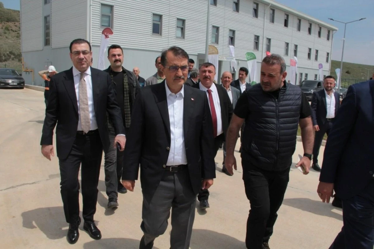 Eskişehir&#8217;de Bakan Dönmez Faaliyetler Hakkında Konuştu