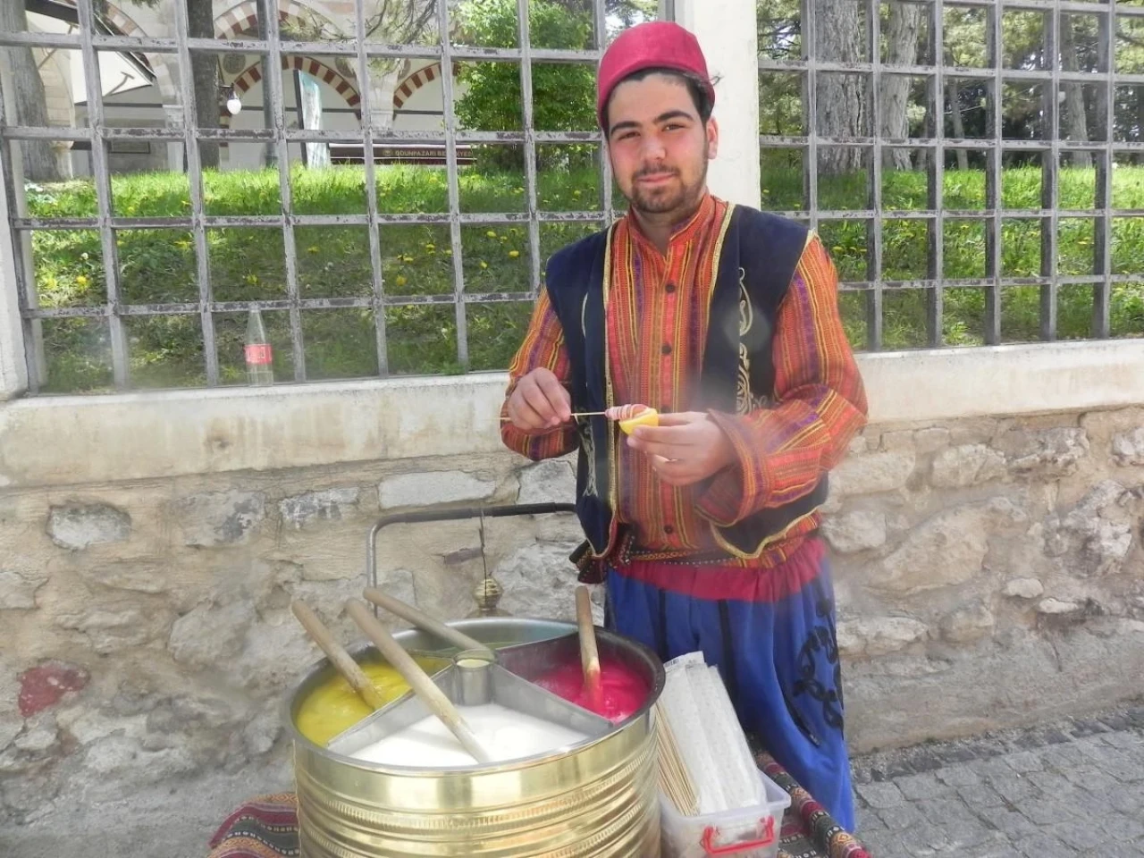 Eskişehirli Sercan Ünal Macun Geleneğini Sürdürüyor