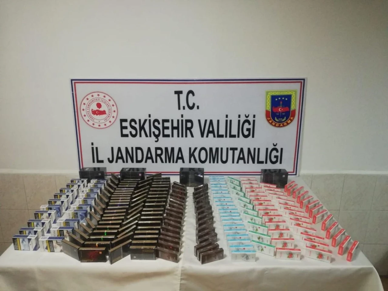 Eskişehir&#8217;de 227 Paket Kaçak Sigara Ele Geçirildi